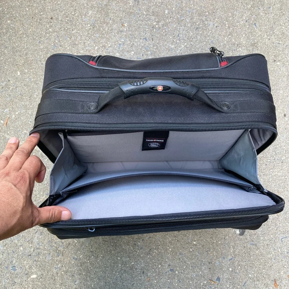 SwissGear Wenger Grenada 17” Wheeled Laptop Case